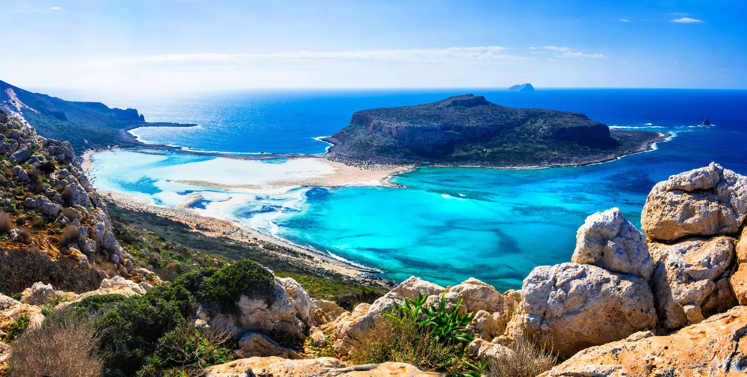 Visiting cretan beaches with a rental car from Heraklion